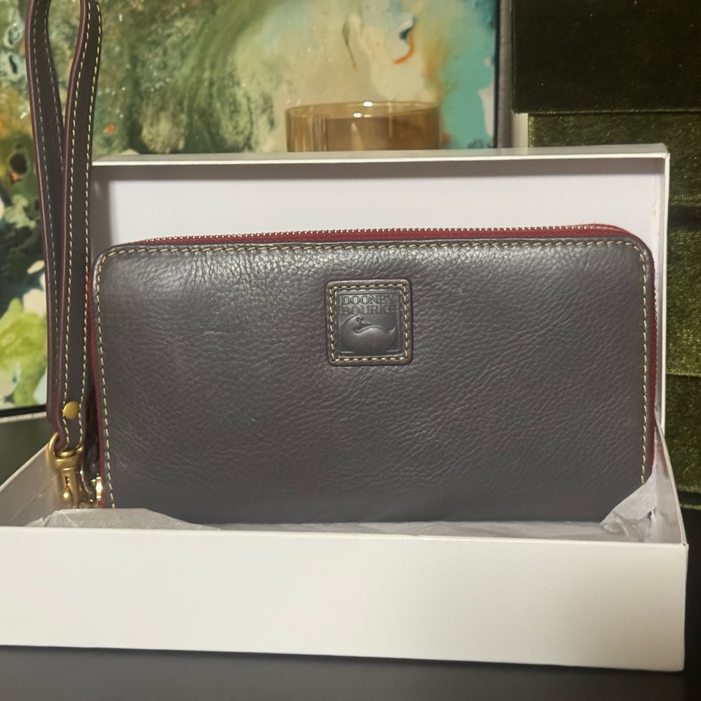 Dooney & Bourke Gray Leather Wallet / NWT - Picture 2 of 7
